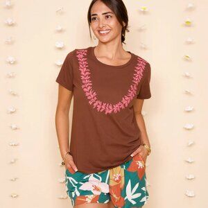 MahinaMade Lei Pua Melia Tee